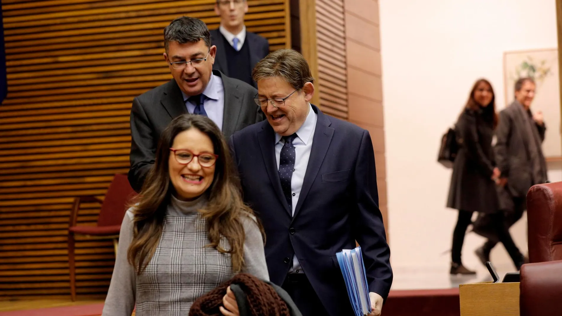 La vicepresidenta del Consell, Mónica Oltra, seguida del presidente Ximo Puig