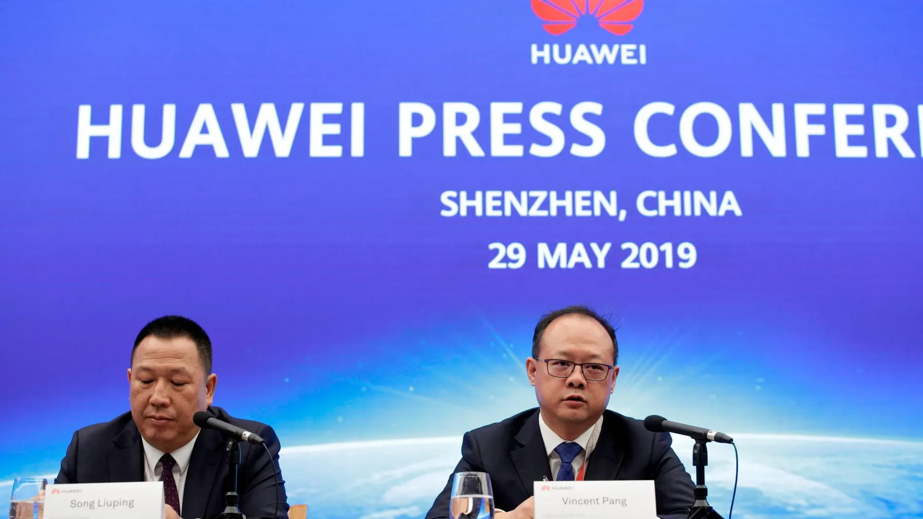 Los responsables de Huawei, durante la rueda de prensa ofrecida este miércoles / Reuters