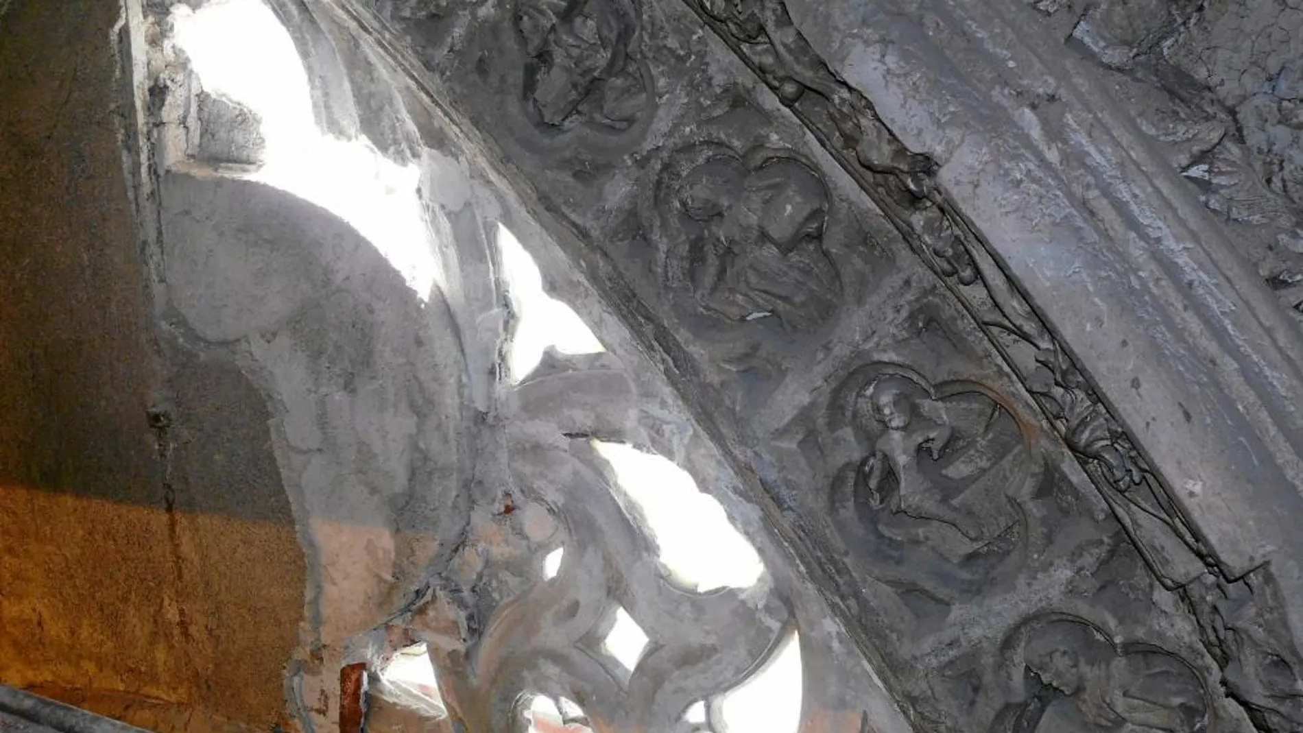 Sobre estas líneas, detalle de una de las zonas más afectadas.