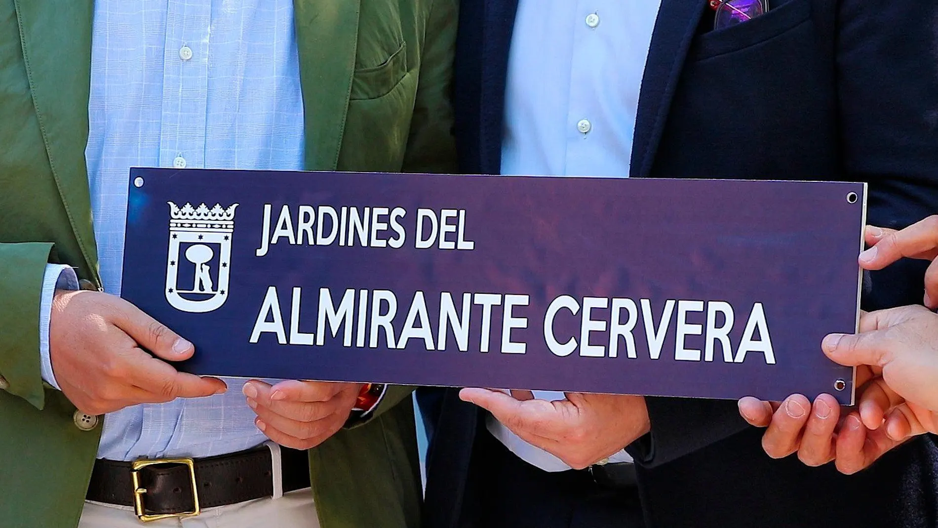 Placa Jardines Almirante Cervera en Chamberí