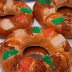 No importa los excesos cometidos, hay que abrochar el epílogo de las fiestas donde el brillo del roscón no se desvanece