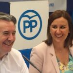 El presidente de la gestora del PP de la provincia de Valencia, Rubén Moreno, junto a la diputada y miembro de este órgano, María José Català