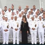 La Reina, con la dotación del "Juan Carlos I"