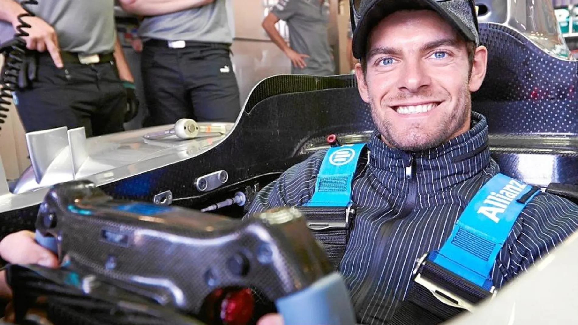 Cal Crutchlow: «Márquez siempre cae de pie»