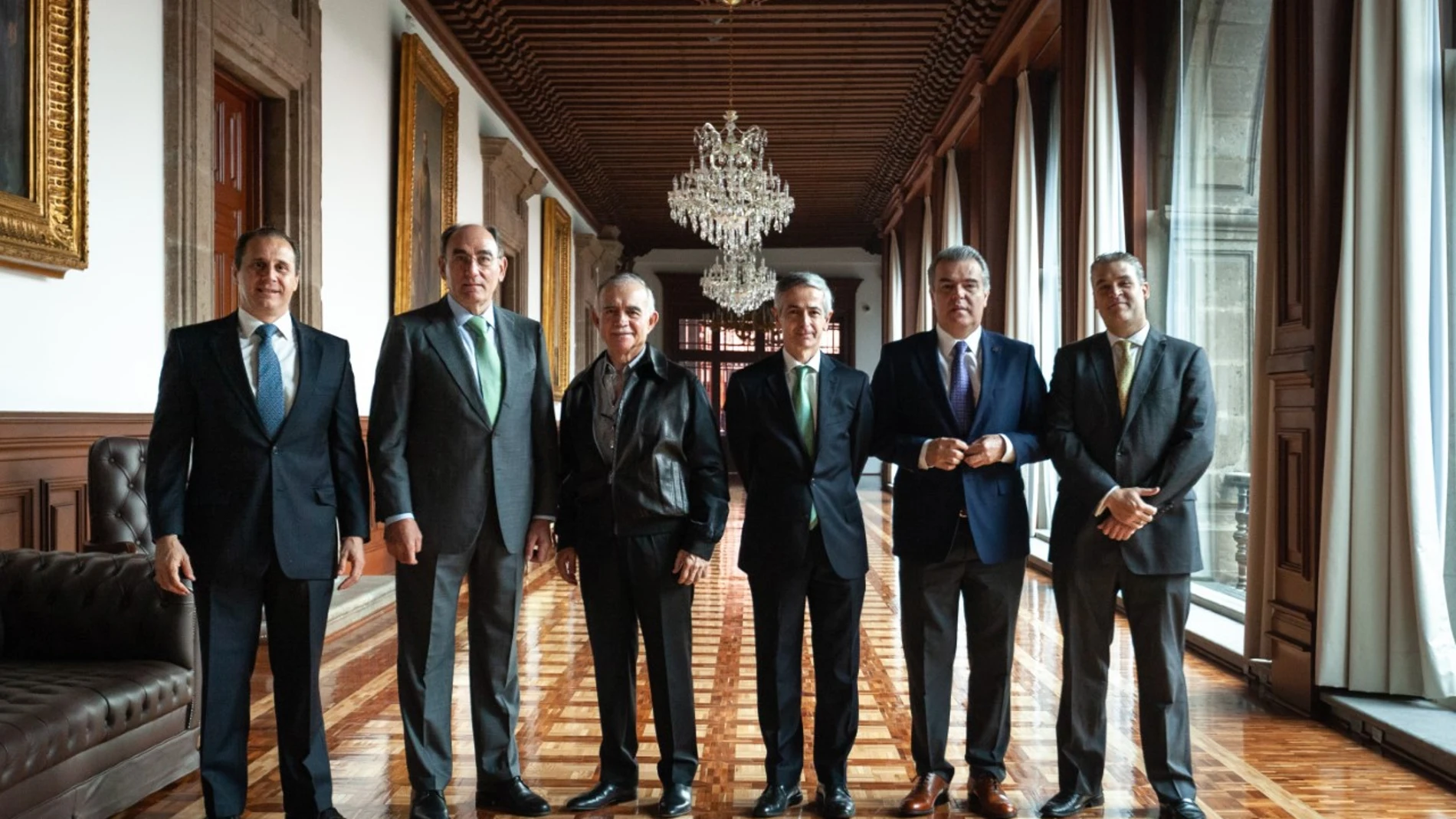 El presidente de Ibedrola, Ignacio Galán, junto al Jefe de la Oficina de la Presidencia de México, el Ingeniero Alfonso Romo Garza