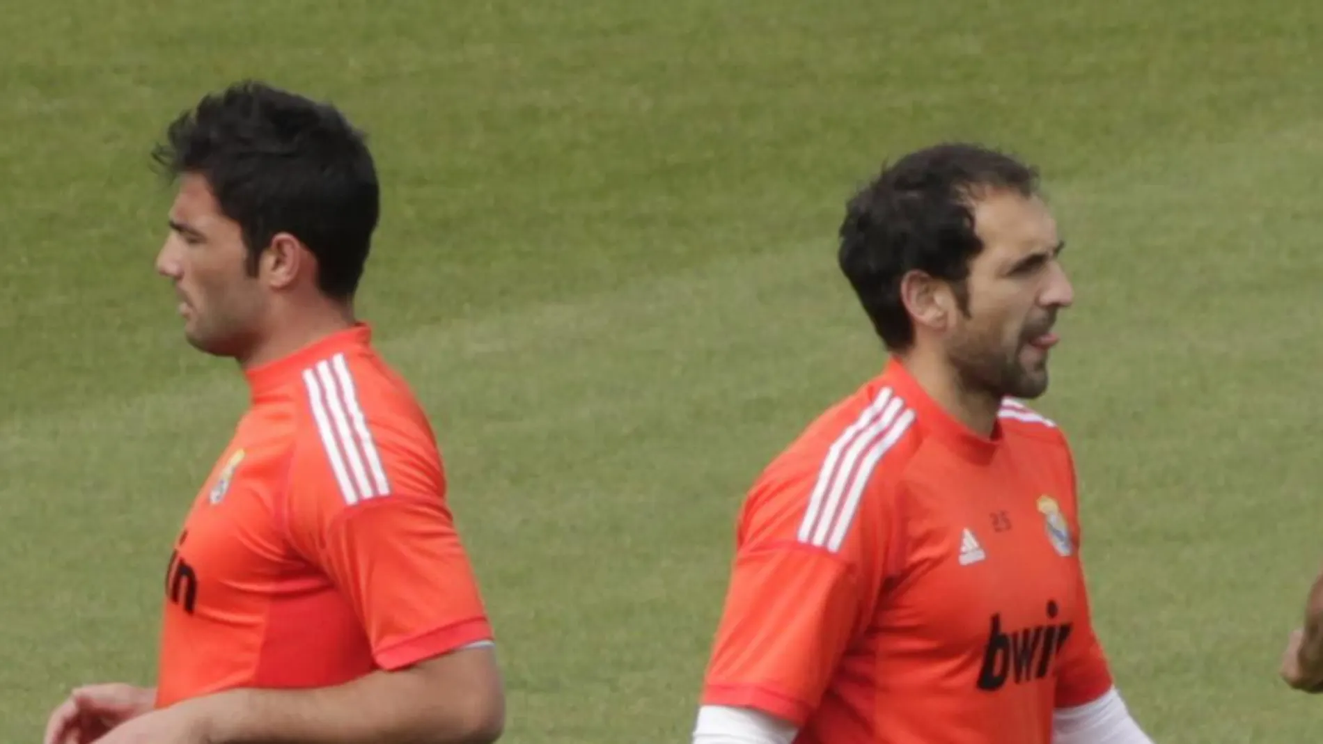 Adán, a la izquierda, y Diego López, durante una sesión de entrenamiento del Real Madrid