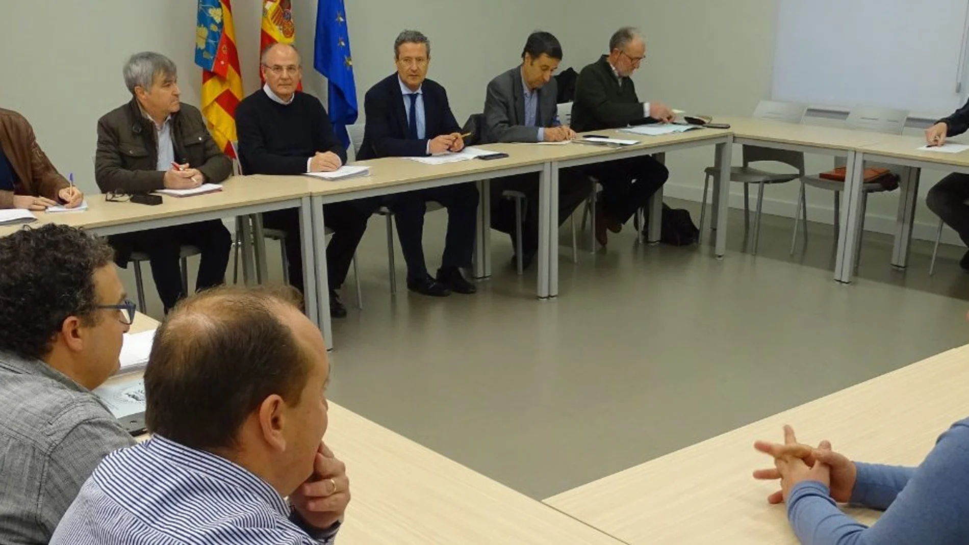 Los taxistas fueron recibidos el martes por el director general de Transportes, Carlos Domingo y el secretario autonómico, Lluís Ferrando