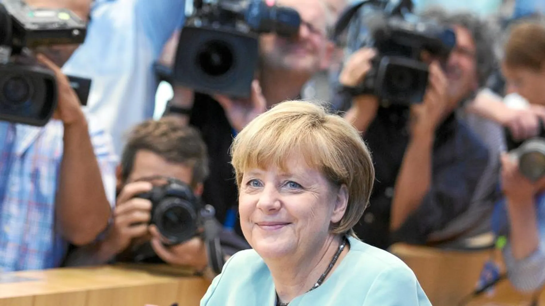 La canciller Merkel durante la rueda de prensa, ayer en Berlín
