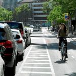 El carril de Santa Engracia es uno de los que tiene mejor acogida: casi un ciclista por minuto / Foto: Cipriano Pastrano