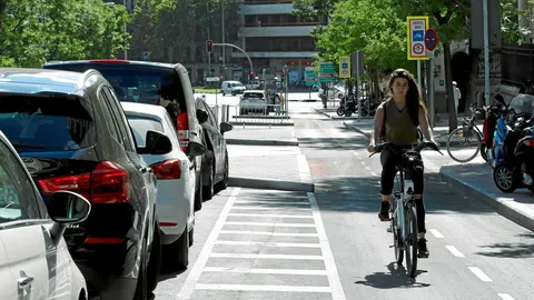 El carril de Santa Engracia es uno de los que tiene mejor acogida: casi un ciclista por minuto / Foto: Cipriano Pastrano