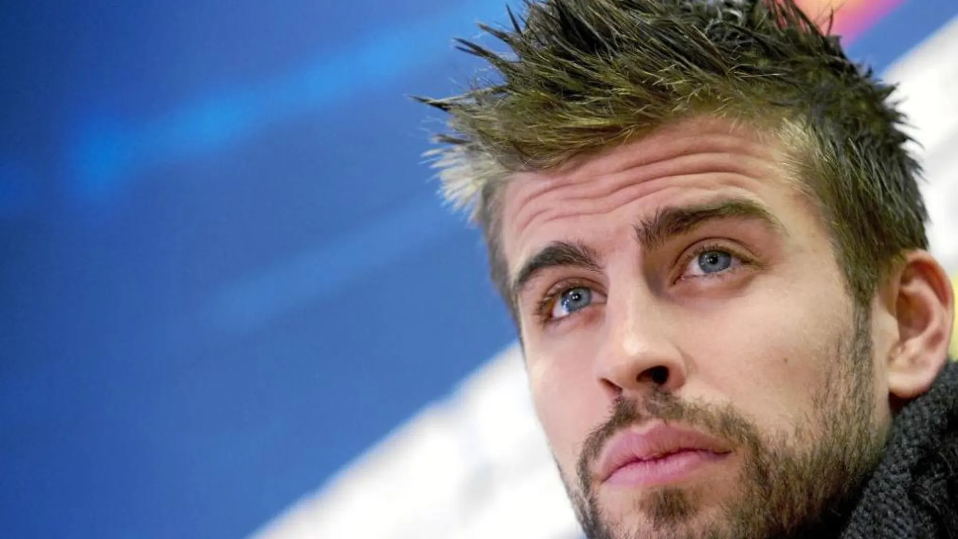 Gerard Piqué se pasó ayer por la sala de prensa de la ciudad deportiva azulgrana