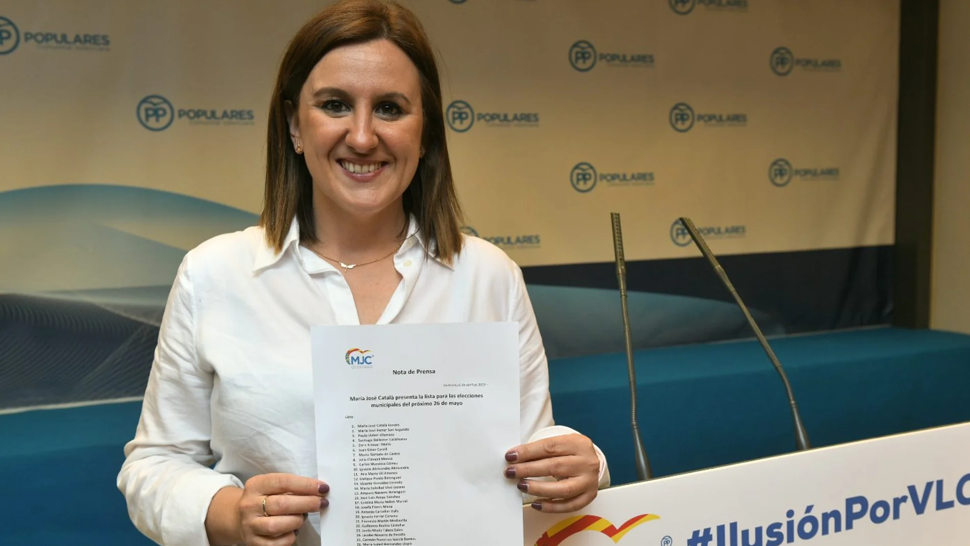 La candidata del PP a la alcaldía de Valencia, María José Catalá, presentó ayer la lista de los 33 hombres y mujeres que concurrirán a las elecciones municipales el próximo 26 de mayo