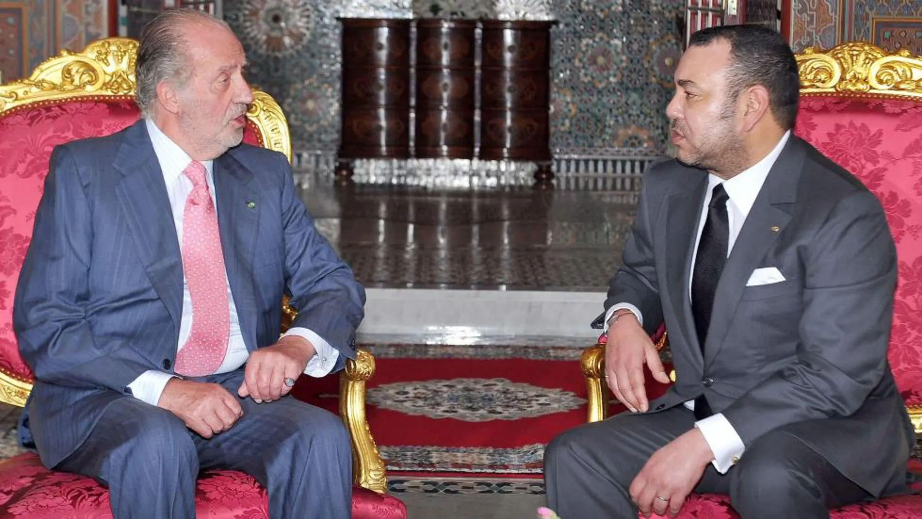 Don Juan Carlos y Mohamed VI en el palacio del mocarca marroquí en mayo de 2011
