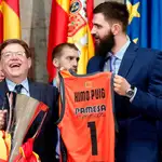  La ciudad vibró con el campeón europeo en la gran fiesta del baloncesto valenciano