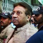 Pervez Musharraf llega an tribunal antiterrorista el pasado mes de abril