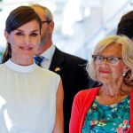 El 'look' más juvenil de la Reina Letizia para inaugurar la Feria del Libro de Madrid