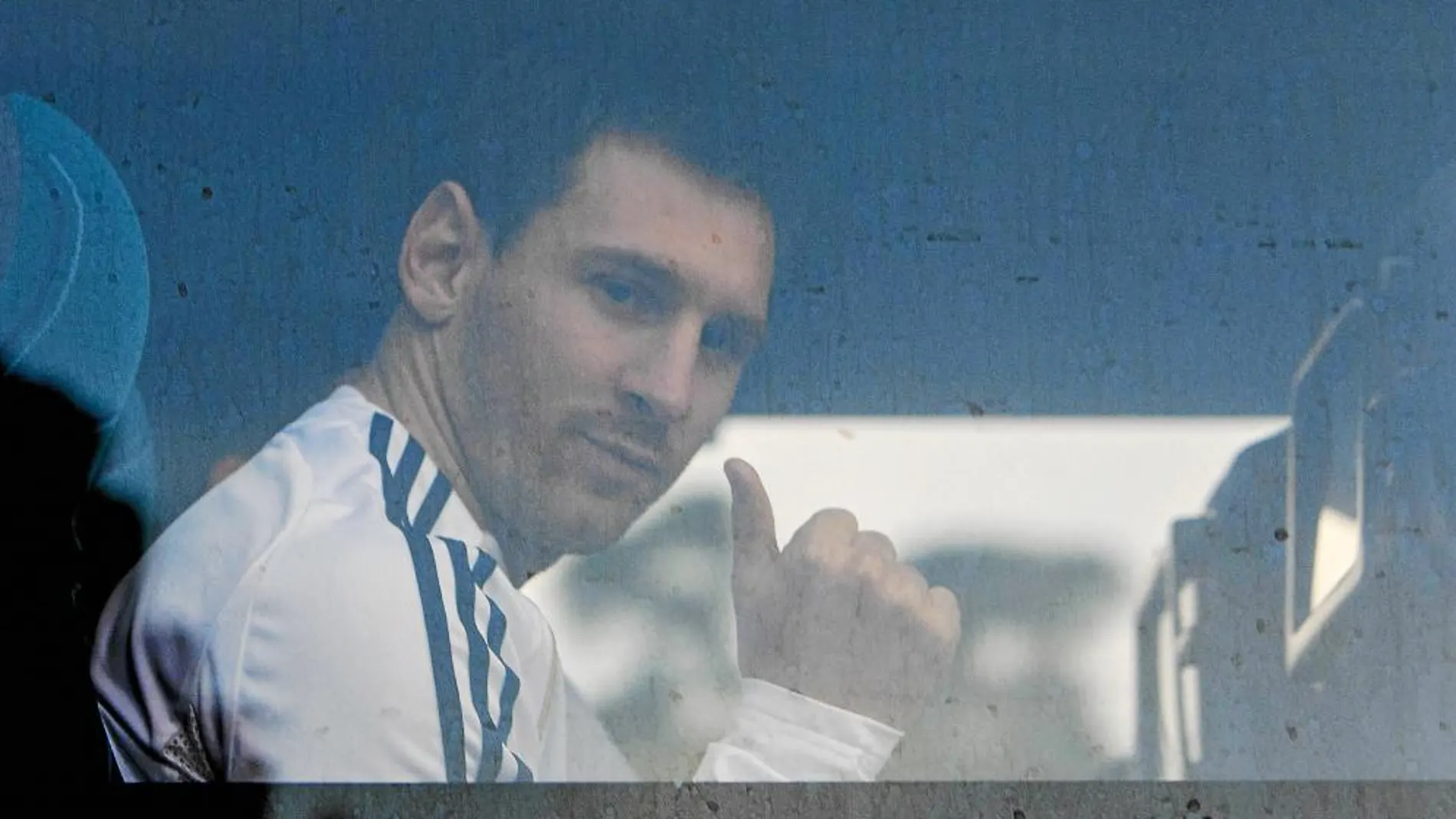 Messi llegó ayer a Guatemala con la selección argentina. Saludó a los aficionados y se mostró tranquilo