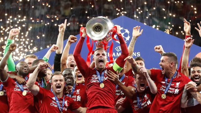 Los jugadores del Liverpool celebran su sexta Champions / Reuters