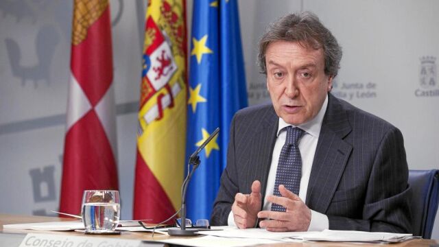 El consejero de Presidencia José Antonio de Santiago-Juárez durante la rueda de prensa posterior al Consejo de Gobierno