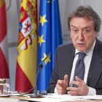 El consejero de Presidencia José Antonio de Santiago-Juárez durante la rueda de prensa posterior al Consejo de Gobierno