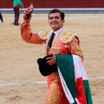 Joselito Adame, paseando un trofeo en Las Ventas en 2018