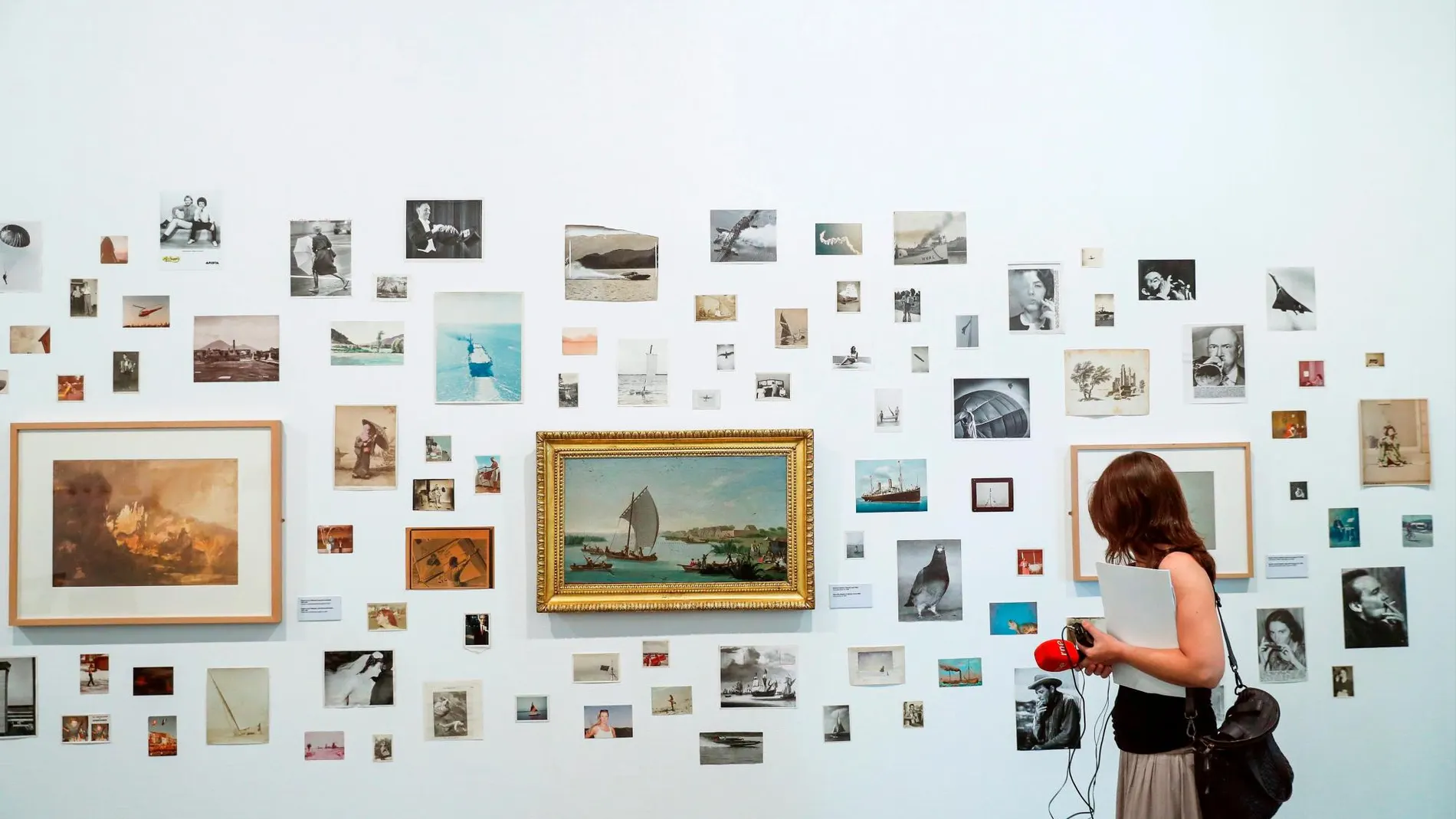 Vista de la exposición “Patrick Pound: Fotografía y Aire”