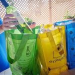 Los ciudadanos responsables con el medio ambiente deberán incorporar una nueva bolsa a su kit del reciclaje, en la que introducirán exclusivamente los restos orgánicos de comida