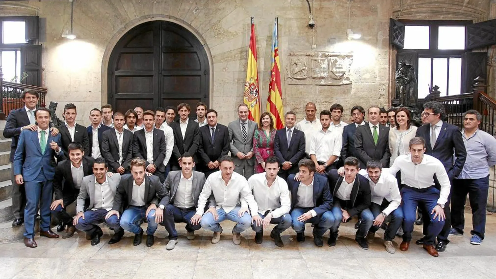 El presidente de la Generalitat, Alberto Fabra, recibió ayer al Elche CF, que ha subido a Primera División
