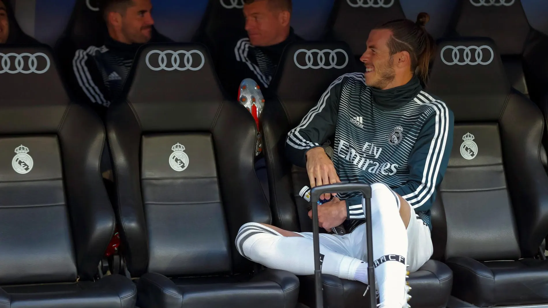 El delantero galés del Real Madrid Gareth Bale en el banquillo