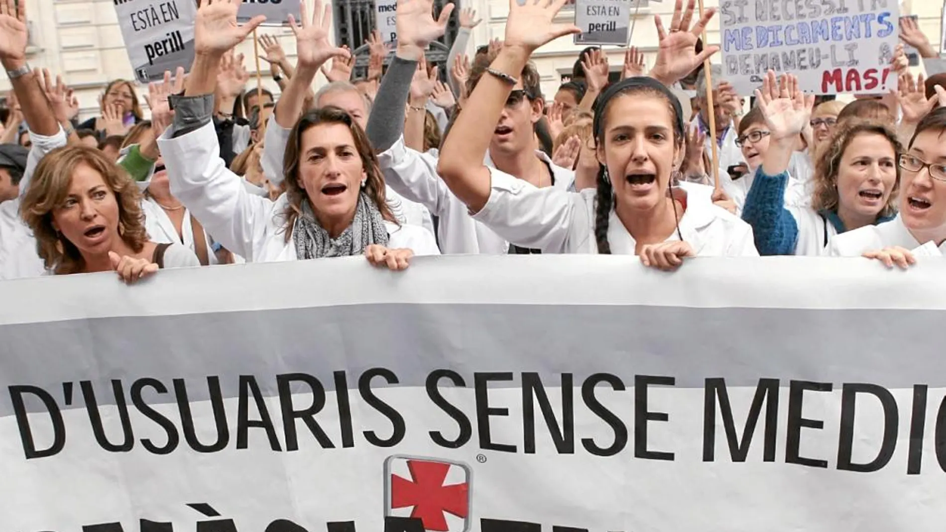 El pasado mes de marzo, los farmacéuticos protagonizaron su primera protesta ante la Generalitat