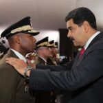 Maduro saluda a Manuel Ricardo Cristopher Figuera, ex director del Sebin