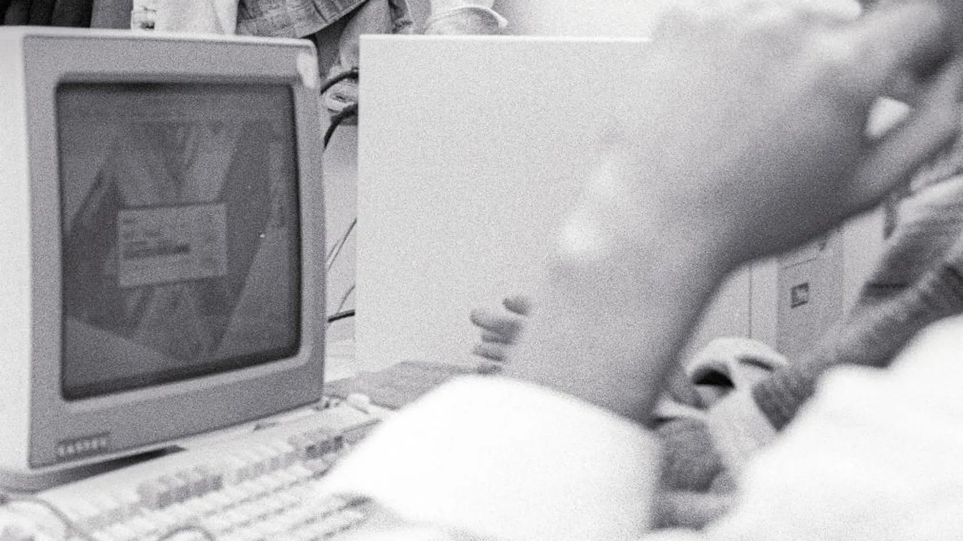 Imagen de las primeras oficinas de la Generalitat con ordenadores conectados a internet. La primera operación se produjo en abril de 1993 y fue el envío de un correo electrónico