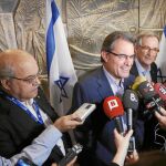 Artur Mas, acompañado del conseller de Economía y el alcalde de Barcelona inició su viaje a Israel
