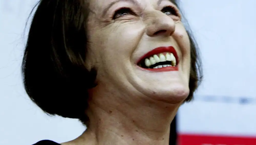 La novelista, poetisa y ensayista rumano-alemana Herta Müller, última galardonada con el Premio Nobel de Literatura, que se encuentra en España para presentar su última novela, "Todo lo que tengo lo llevo conmigo", durante la rueda de prensa que ofreció en Madrid en 2010.