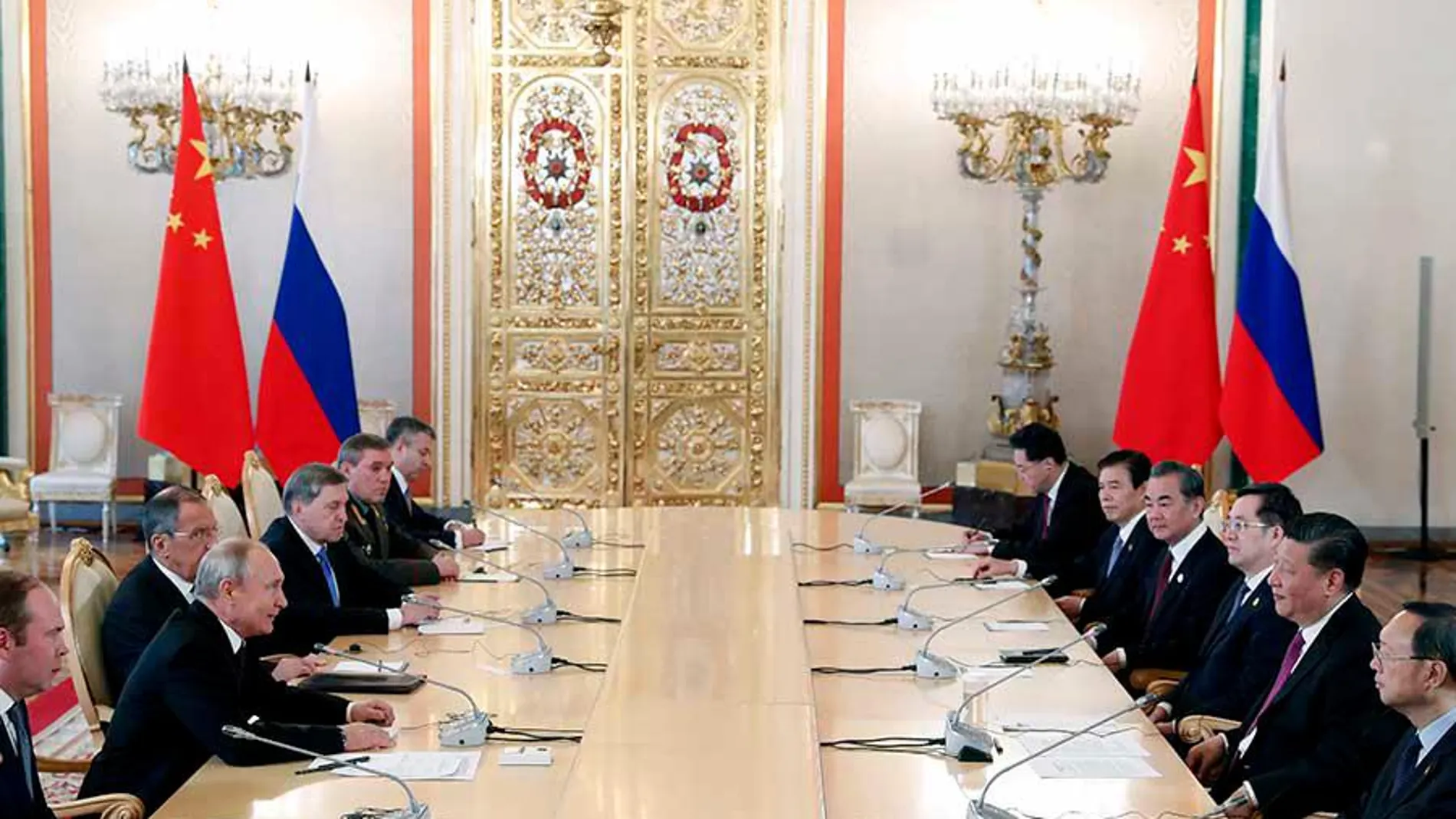 Rusia y China: dos (súper) potencias con pies de barro
