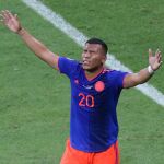 El colombiano Roger Martínez celebra su gol a Argentina