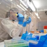 Este tipo de pruebas lo que realmente identifican es alguno de los genes que aumentan la susceptibilidad a ciertas enfermedades o riesgos para la salud como, por ejemplo, la obesidad o riesgo de infarto, pero siempre en términos de probabilidades