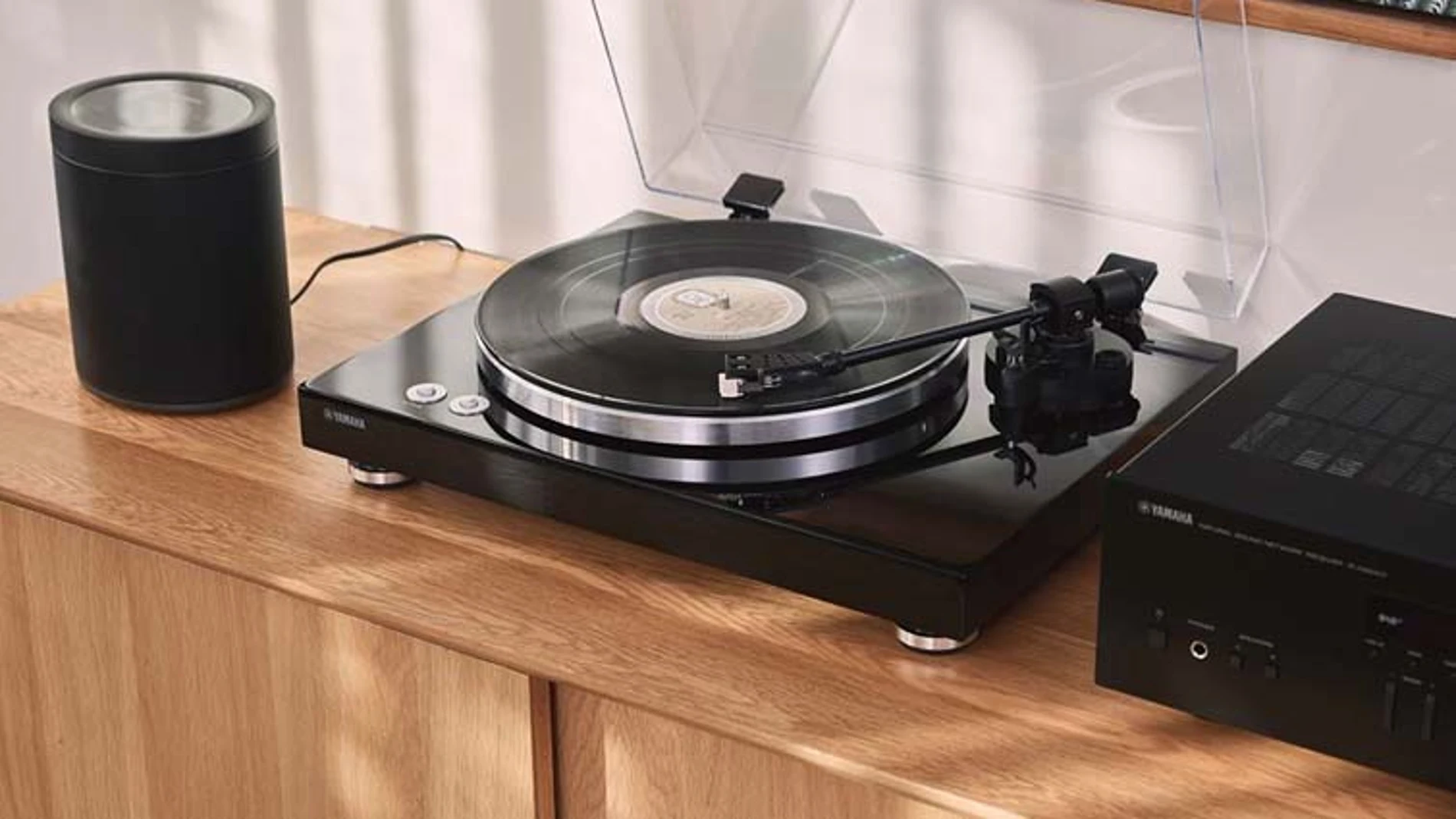 El giradiscos Yamaha MusicCast Vinyl 500 fusiona tecnologías analágica y digital.