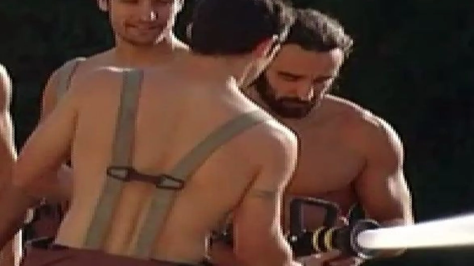 Los bomberos de Vic graban su propio vídeo musical con una rumba
