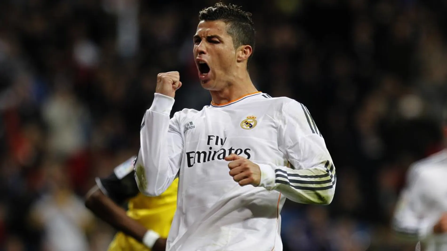 Cristiano Ronaldo celebra uno de los tres goles que marcó al Sevilla