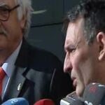 Los encargados de interrogar a García-Escudero hablan a la salida del encuentro.
