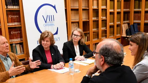 La embajadora de Letonia, Argita Daudze visita la Fundación VIII Centenario de la Catedral. Burgos 2021, para conocer en profundidad el proyecto que están realizando