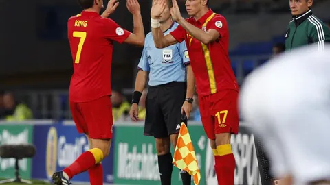 Gareth Bale, 17, sale al campo