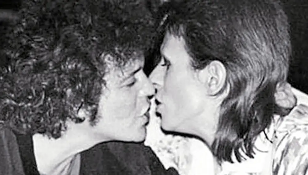 David Bowie, otro de los grandes iconos de la música, y Lou Reed, en una instantánea de los años 70, cuando se fraguó la amistad entre ambos cantantes