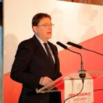 El presidente de la Generalitat, Ximo Puig, anunció ayer la puesta en marcha del Plan Agiliza para reducir los trámites burocráticos hasta un 30 por ciento y generar un aumento de la inversión de 500 millones al año (LA RAZÓN)