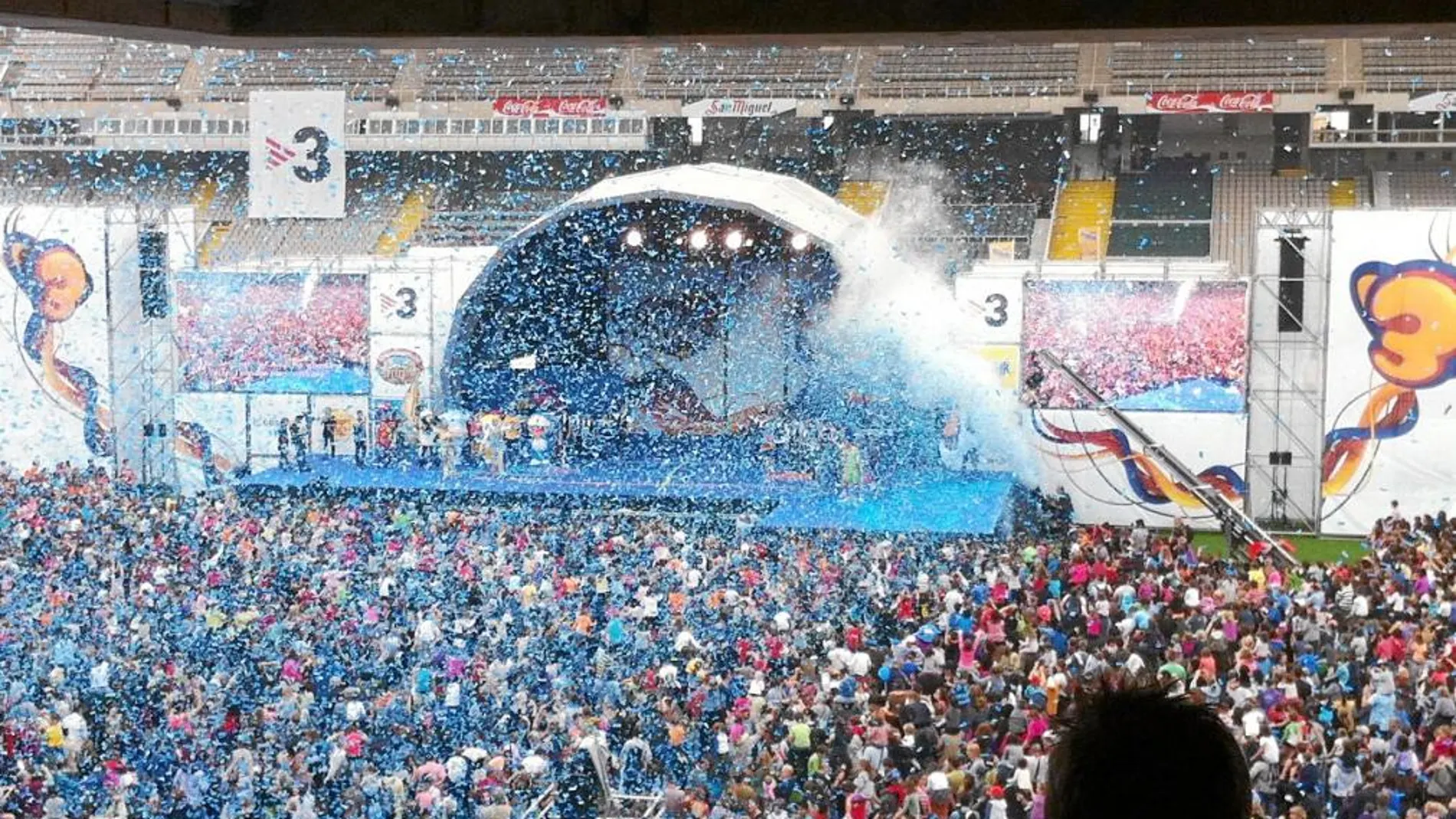 Centenares de miles de niños asisten cada año a la Festa dels Súpers, que se celebra en Montjuic