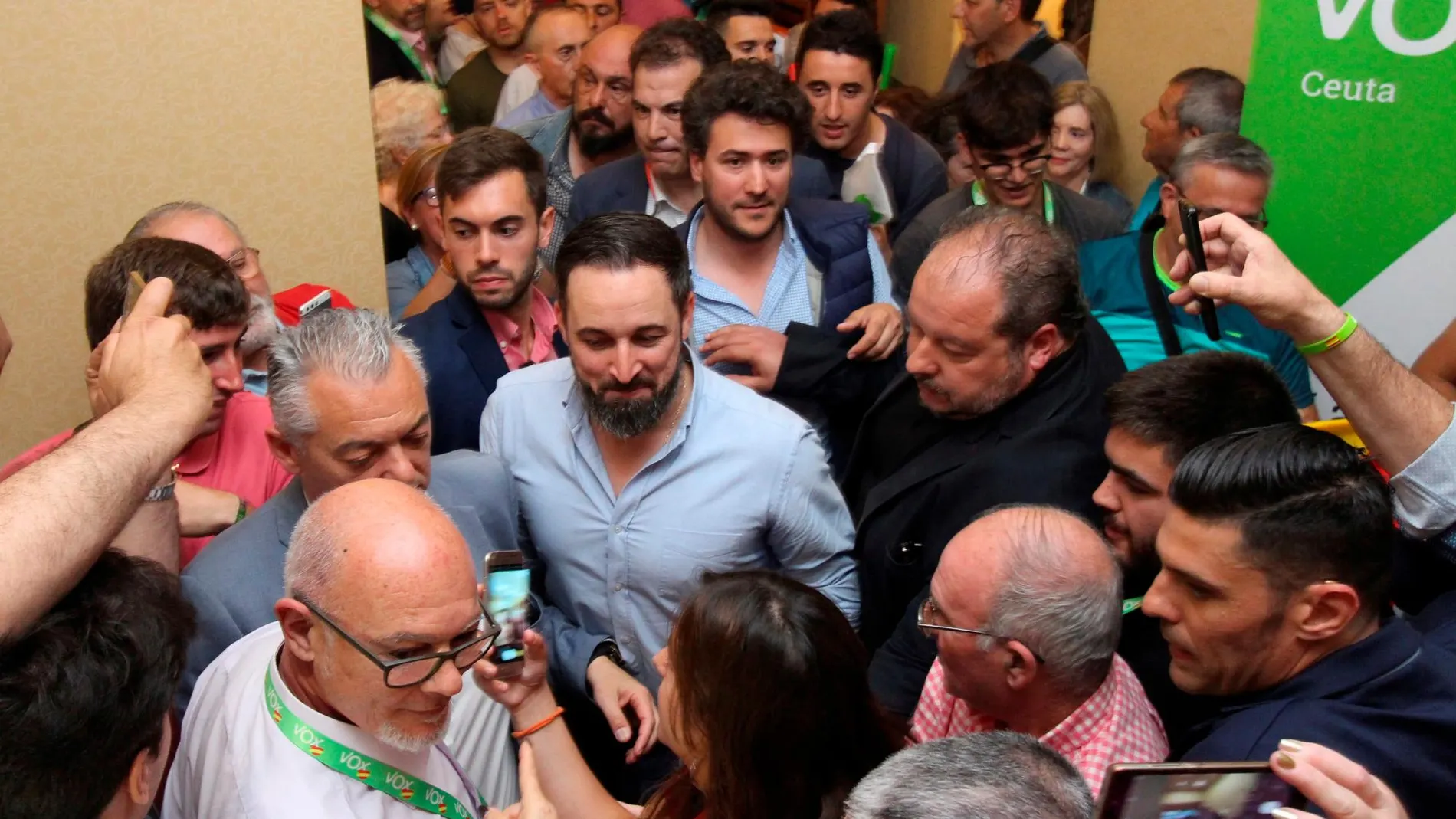El presidente de VOX, Santiago Abascal, en un acto electoral de su partido en Ceuta