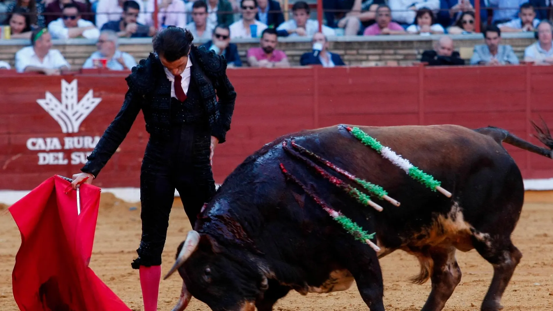 Finito de Córdoba dando un derechazo en la segunda de la Feria de Córdoba