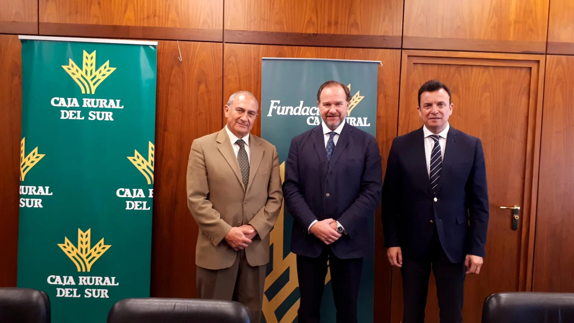 Jesús Jiménez Soria, José Luis García-Palacios Álvarez y Emilio Ponce tras la firma del convenio / Foto: L a Razón