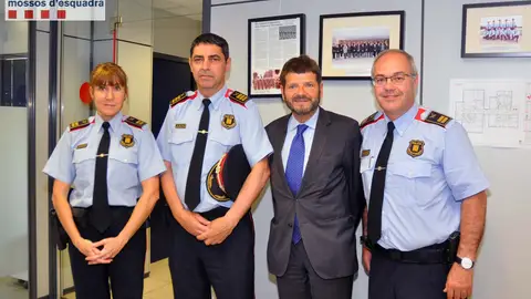 A la izquierda, Cristina Manresa junto a Josep Lluís Trapero
